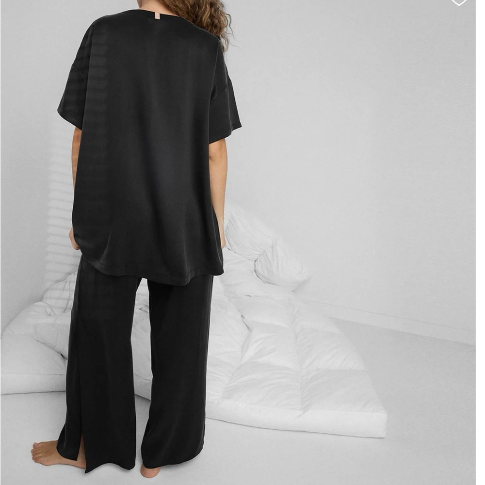 LUNYA silk pajama set - Picture 2 of 4